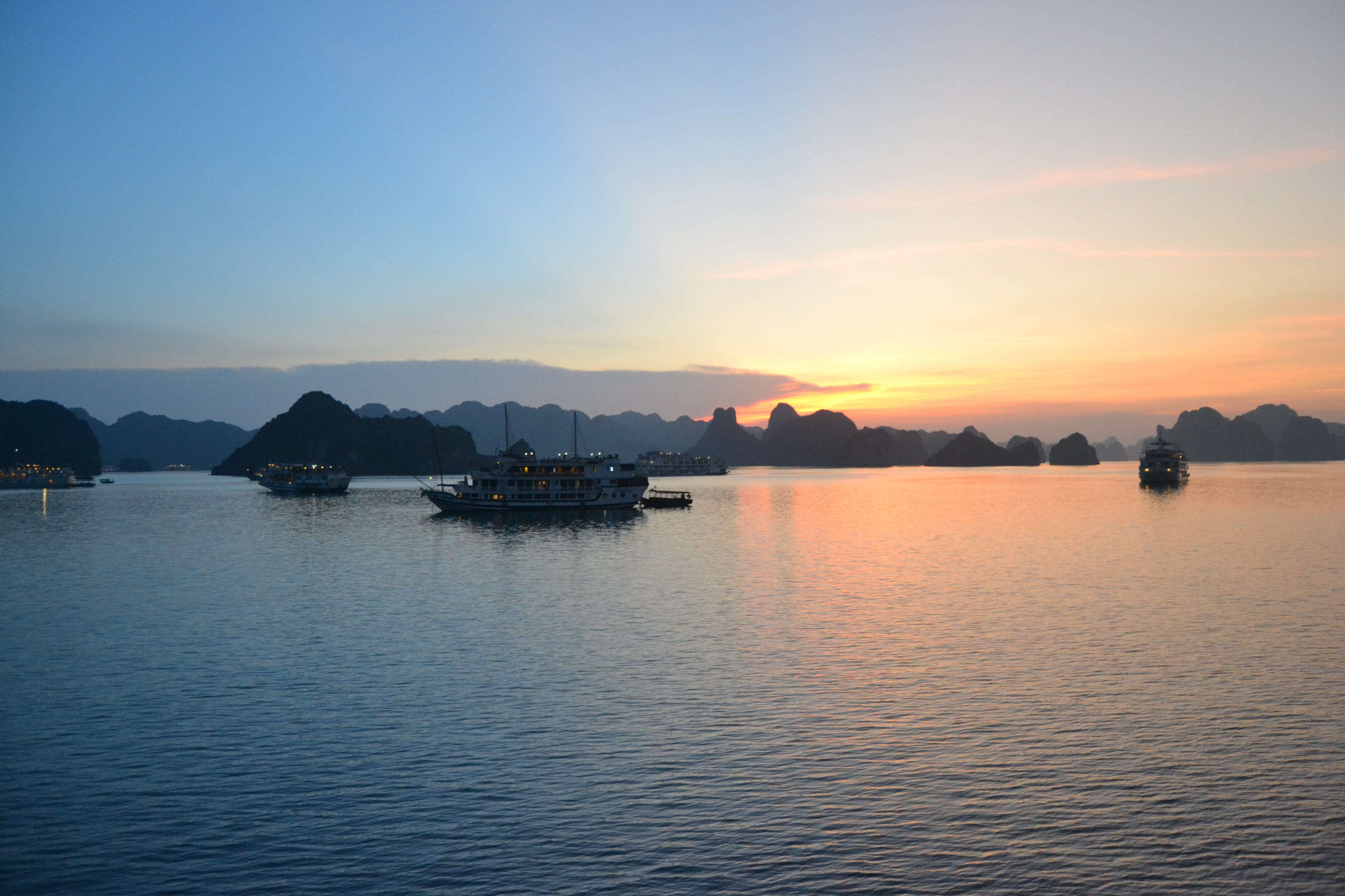Halong Bay Photography Spots: Top 12 Best Photo Locations