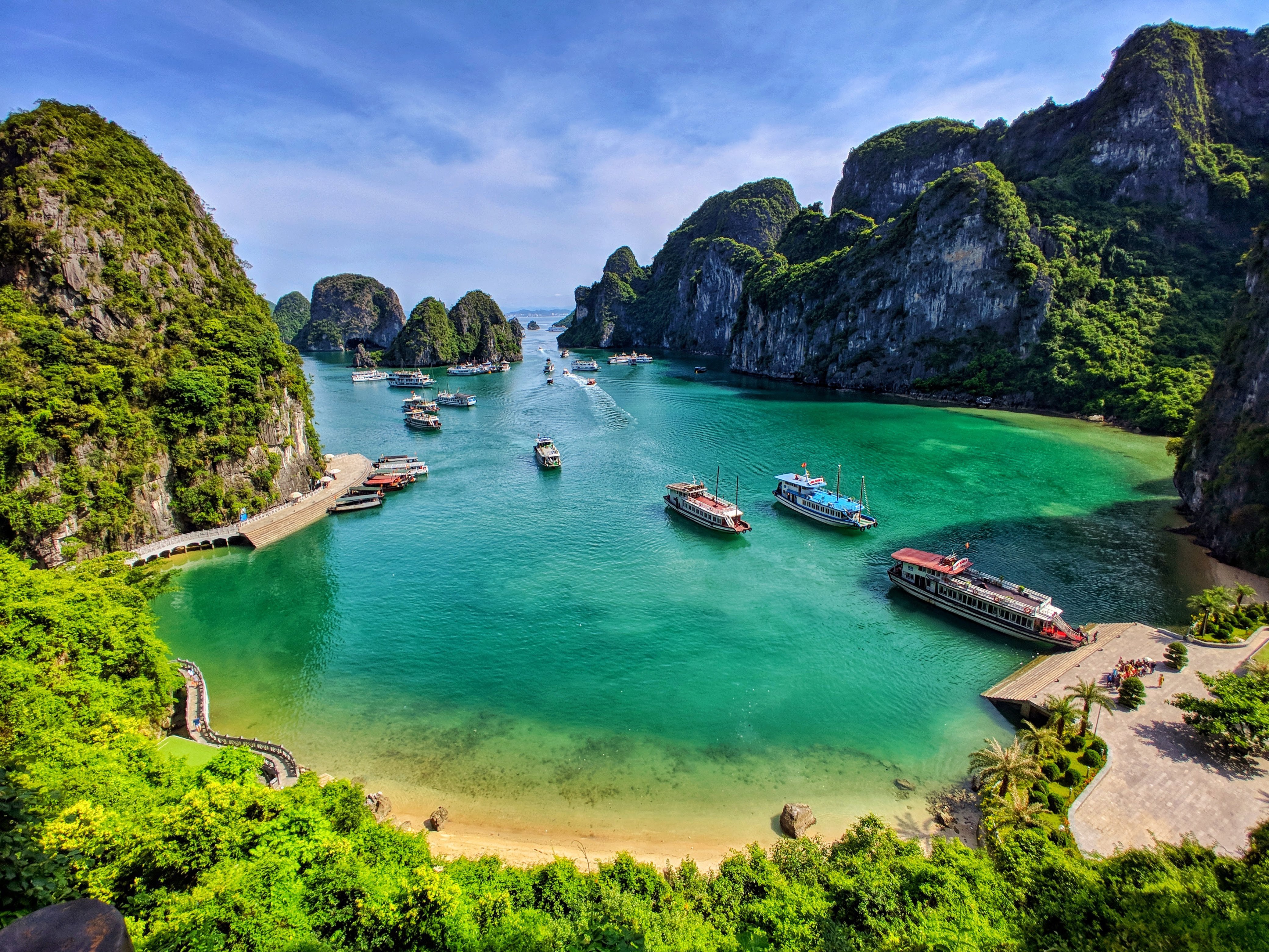 Couple Travel Vietnam: Top 7 Most Romantic Destinations